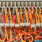 Awaria rozdzielni elektrycznej – diagnostyka i naprawa systemów zabezpieczeń