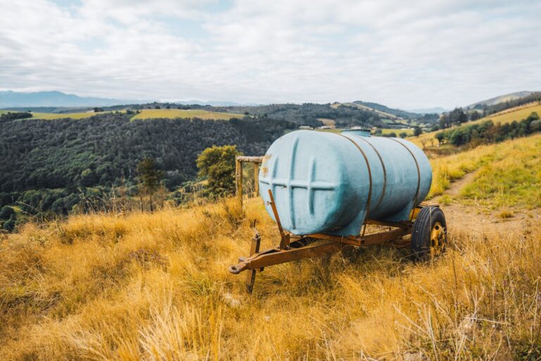 Jak dobrać pojemność zbiornika na wodę deszczową – praktyczny kalkulator