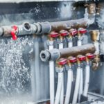 Jak skutecznie zabezpieczyć rury przed zamarzaniem – praktyczne metody