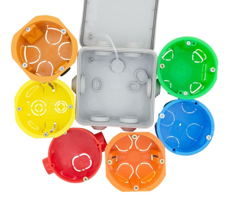 Praktyczne porady przy wyborze i instalacji puszek natynkowych