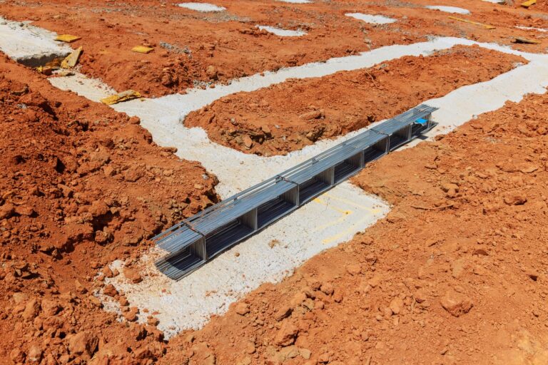 Praktyczny przewodnik po grzejnikach kanałowych i kratkach do nich