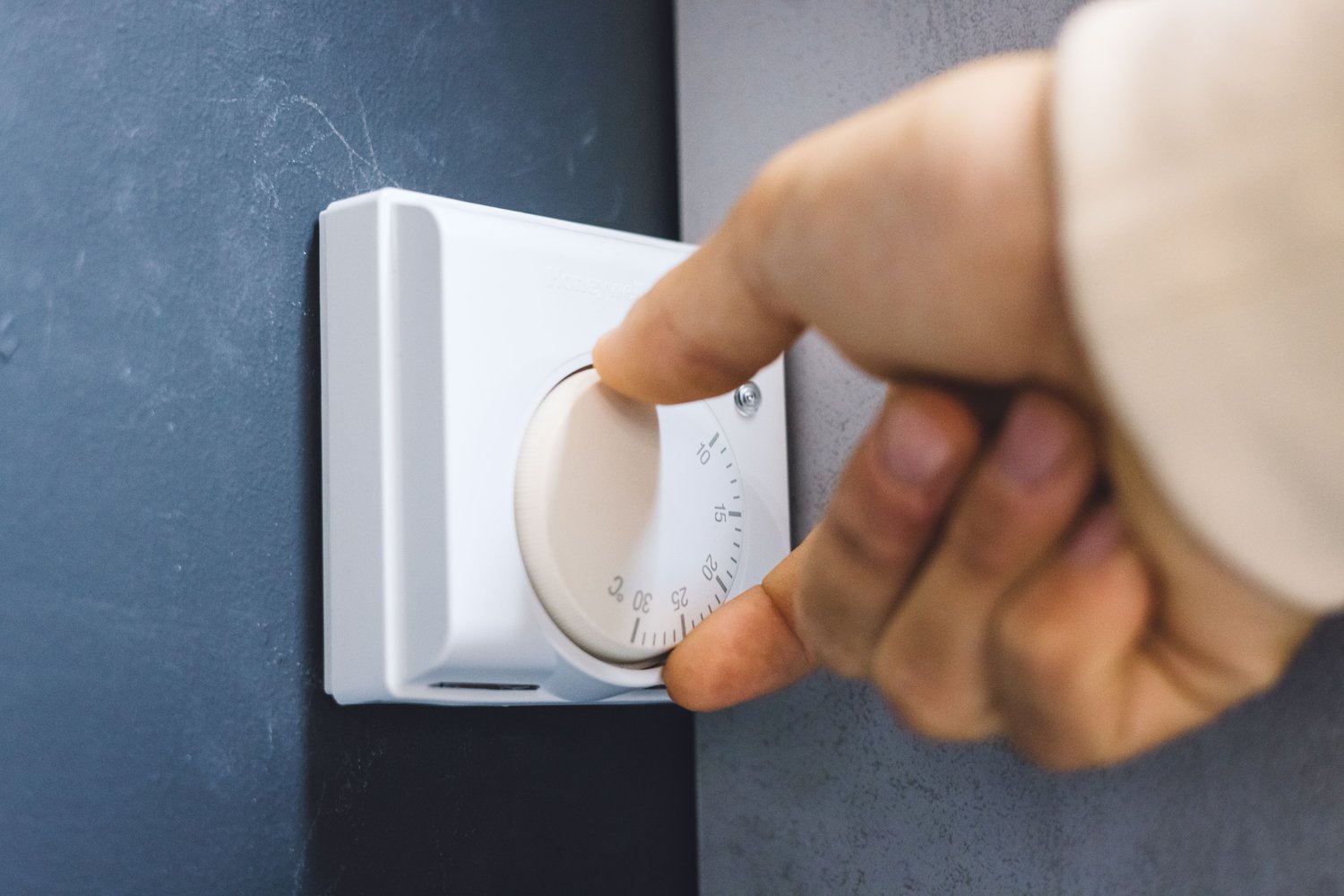 Awaria termostatu w klimatyzacji domowej – samodzielna diagnostyka i regulacja