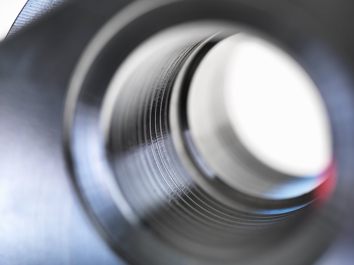 Problem z nieszczelnym połączeniem rury z grzejnikiem – uszczelnianie gwintów