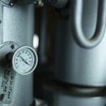 Problem z opadającym ciśnieniem w kotle gazowym – co robić krok po kroku