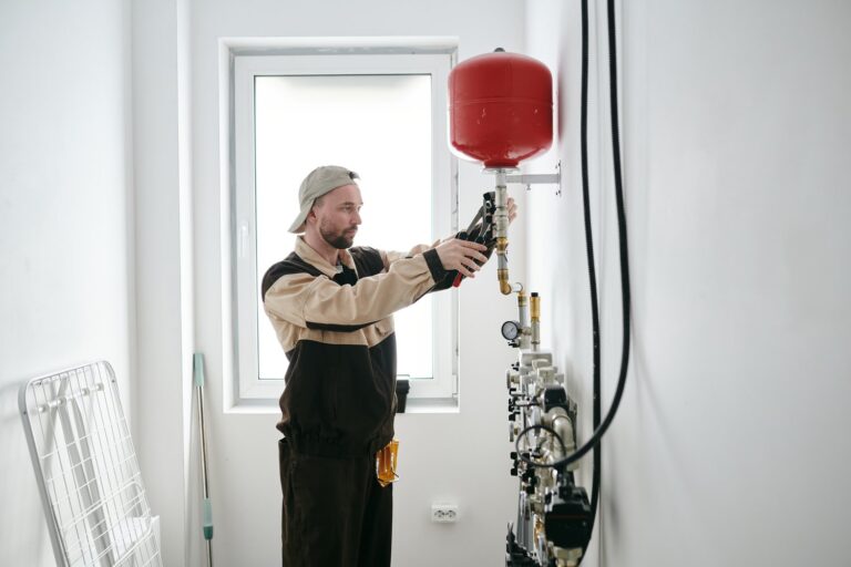 Jak wybrać odpowiedni bufor ciepła dla systemu grzewczego w budynku mieszkalnym