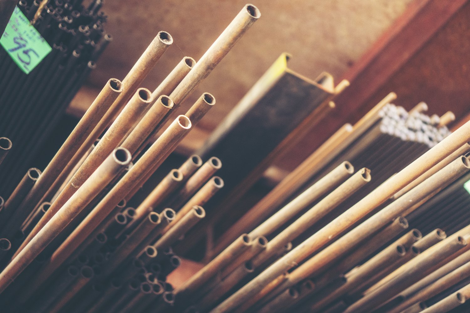 Jak wybrać odpowiednie rury miedziane do instalacji chłodniczych w budynkach przemysłowych