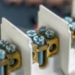 Jak wybrać stycznik 3 fazowy do instalacji przemysłowej