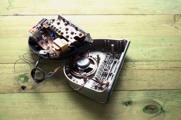 Awaria domofonu po burzy z gradem – sprawdzanie połączeń i wymiana modułów