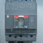 Jak wybrać odpowiedni wyłącznik różnicowoprądowy dla twojej instalacji